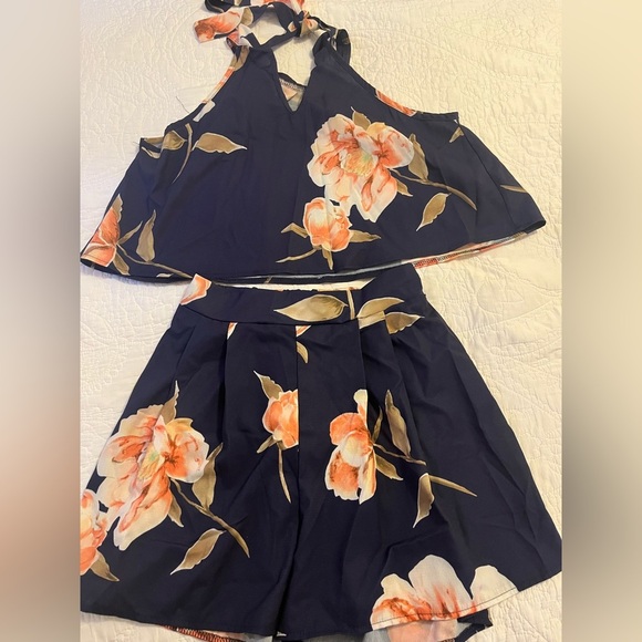 Floral Two-Piece Set in Navy and Peach - Picture 5 of 5